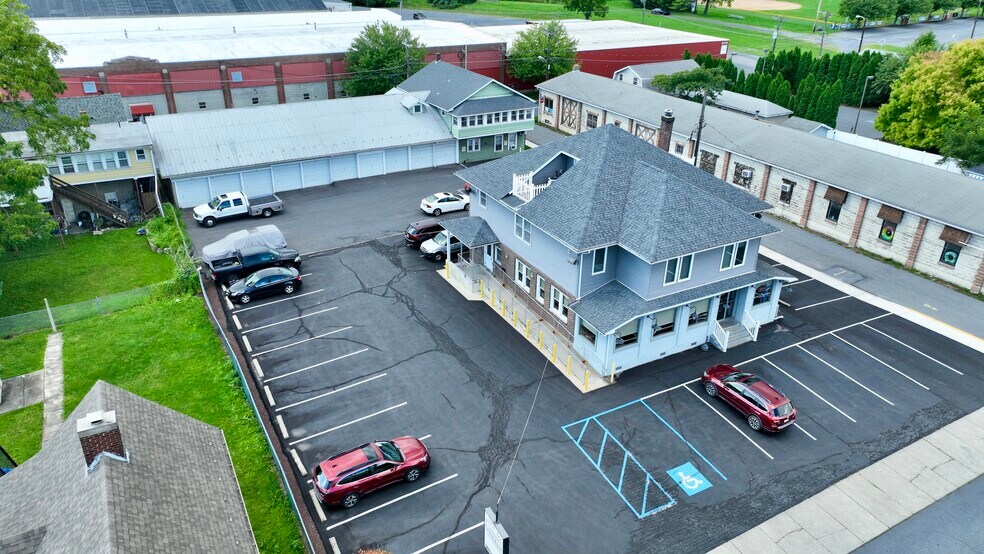 More Photos Of 550 S Main St, Nazareth General Retail For Sale