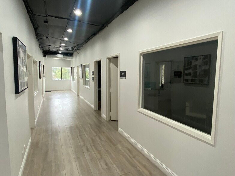 More Photos Of 6930 Owensmouth Ave, Canoga Park Office For Lease