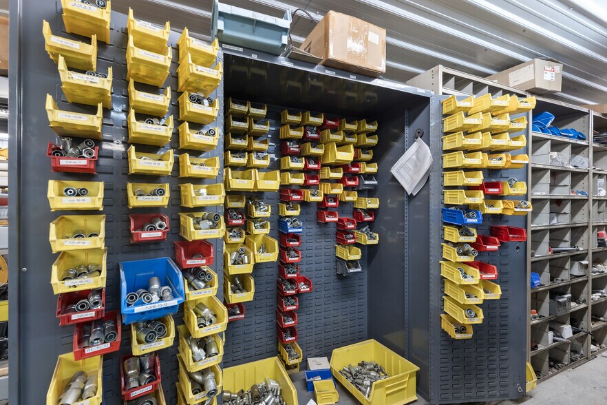 More Photos Of 60 US-54 Hwy, El Dorado Springs General Retail For Sale