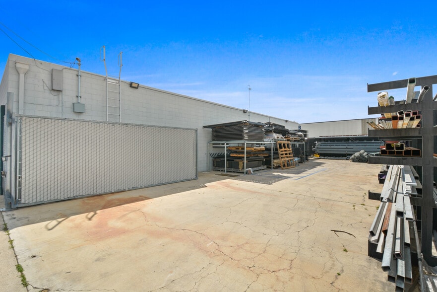 More Photos Of 1024-1026 E Arlee Pl, Anaheim Warehouse For Sale