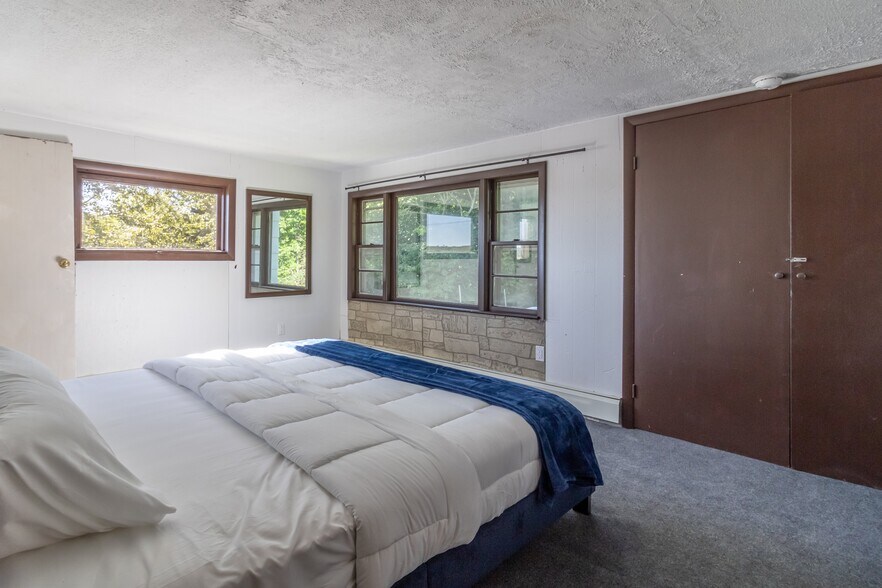 More Photos Of 196 US Route 1, Bucksport Hotel For Sale