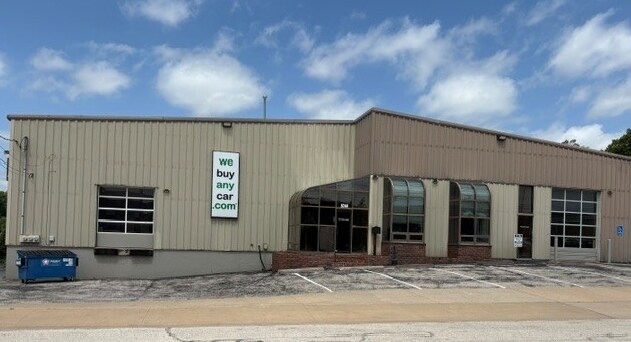 Primary Photo Of 5744 Kessler Ln, Merriam Warehouse For Lease