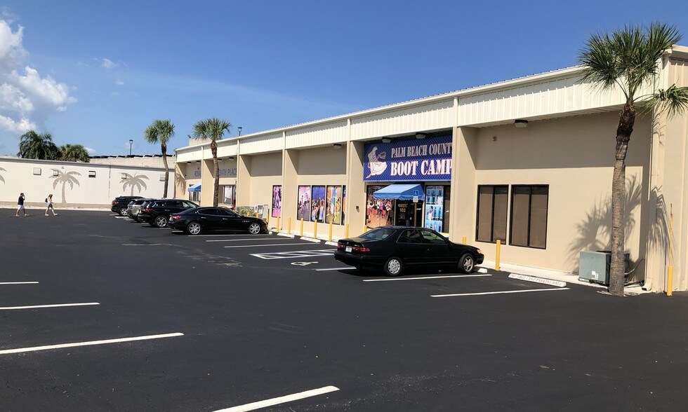 Primary Photo Of 1401 Old Dixie Hwy, West Palm Beach Showroom For Sale