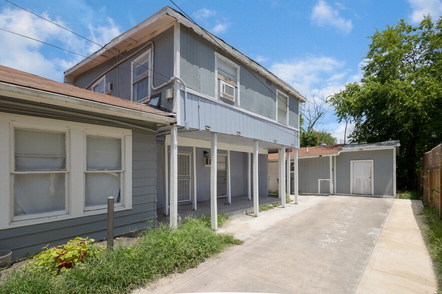 More Photos Of 827 W Rosewood Ave, San Antonio Apartments For Sale