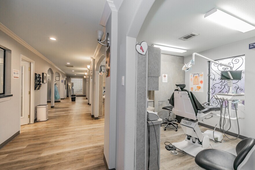 More Photos Of 2823 Kendale Dr, Dallas Medical For Sale