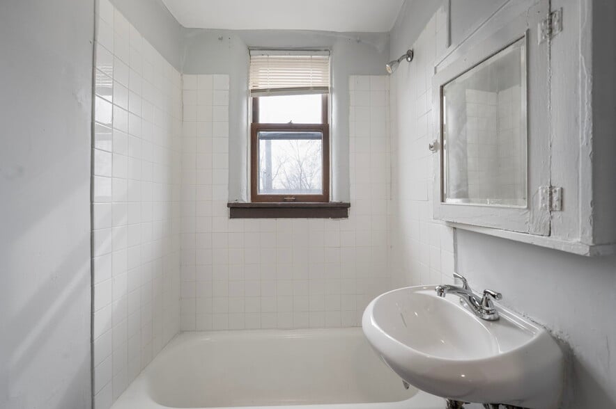 More Photos Of 487 Grand Ave, Saint Paul Apartments For Sale