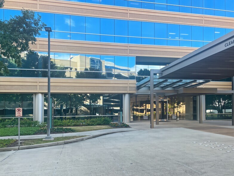 More Photos Of 1790 Hughes Landing Blvd, The Woodlands Coworking Space