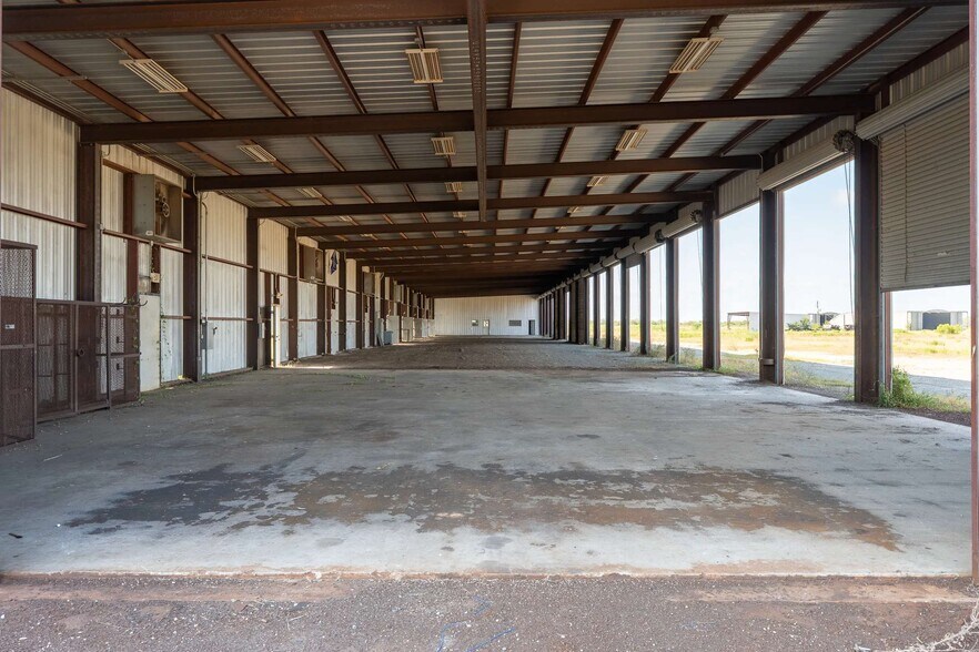 More Photos Of 992 FM 81, Goliad Warehouse For Sale