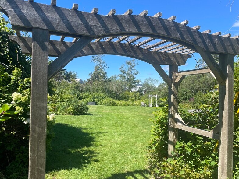 More Photos Of 3063 Bristol Rd, New Harbor Hospitality For Sale