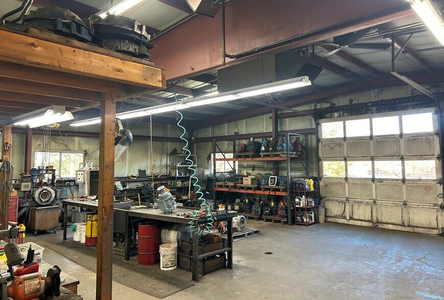 More Photos Of 418 Boston St, Topsfield Warehouse For Sale