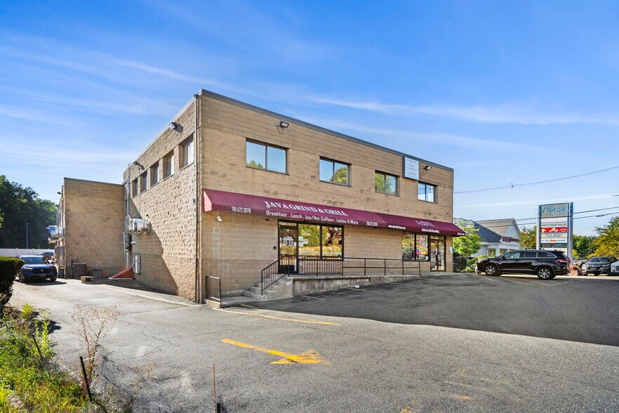 More Photos Of 125 Main St, Stoneham Unknown For Lease