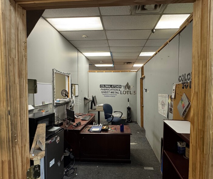 More Photos Of 4767 Rivers Ave, Charleston Warehouse For Lease