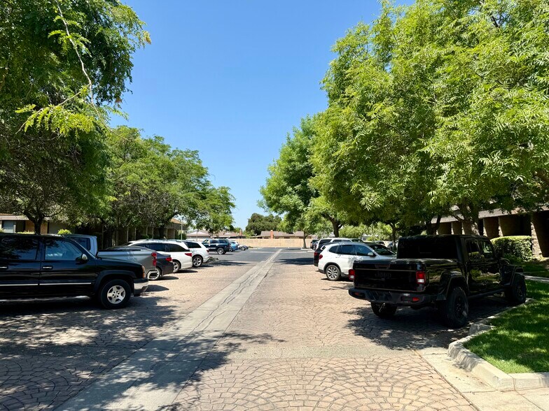 More Photos Of 3142 Willow Ave, Clovis Office For Lease