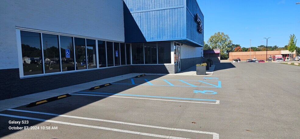 More Photos Of 2630 E Grand River Ave, Howell Self Storage For Sale