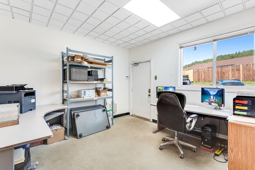 More Photos Of 19336 Goddard Ranch Ct, Morrison Light Manufacturing For Lease