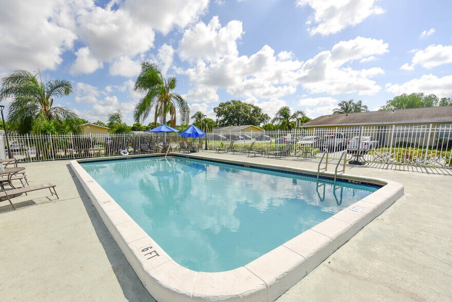 More Photos Of 6954-6956 SW 5th St, Margate Apartments For Sale