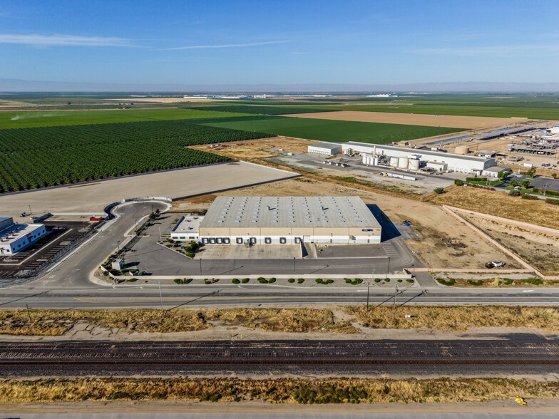 More Photos Of 6850 New Kapittel Ct, Shafter Warehouse For Sale