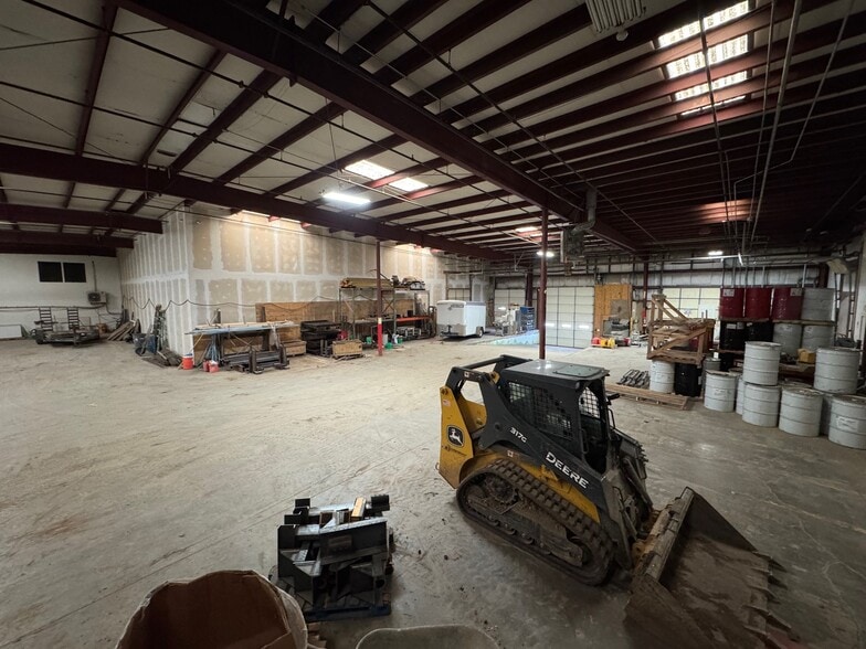 More Photos Of 1811 N Topping Ave, Kansas City Warehouse For Sale