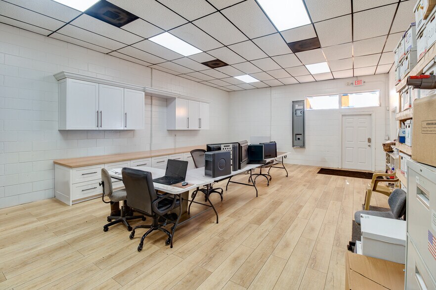 More Photos Of 103 Highland St, Orange City Warehouse For Sale