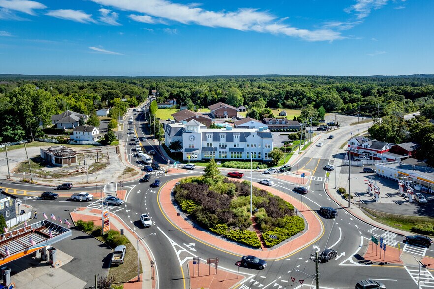 More Photos Of 20 Riverleigh Ave, Riverhead Medical For Lease