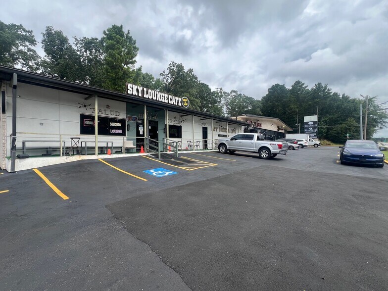 More Photos Of 1850 Lawrenceville Hwy, Decatur Freestanding For Lease