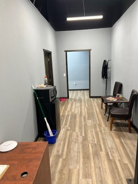 More Photos Of 214 12th St NW, West Fargo Warehouse For Lease