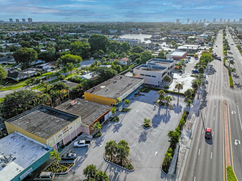 More Photos Of 763-779 Northlake Blvd, North Palm Beach Storefront For Lease