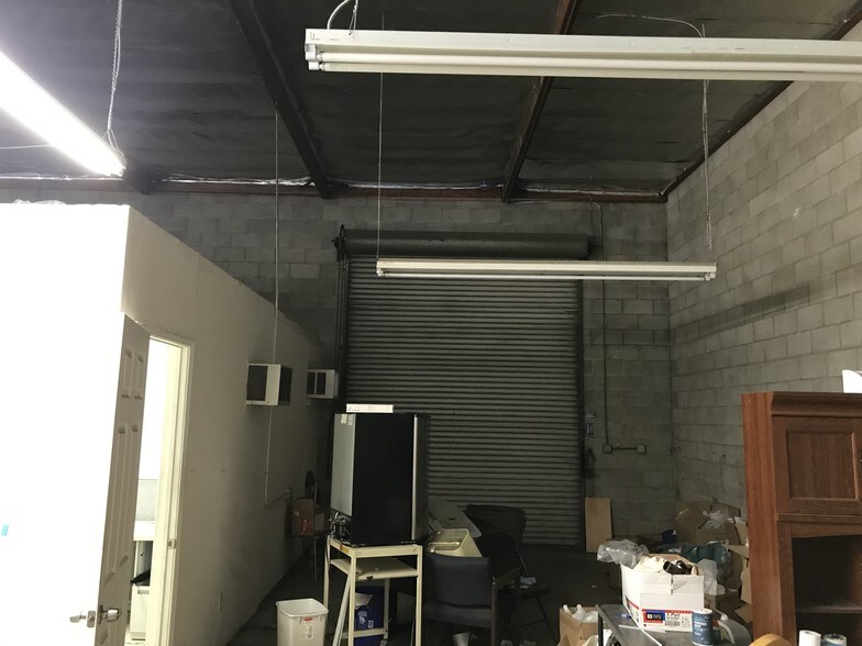 More Photos Of 701-719 Arroyo Ave, San Fernando Warehouse For Lease