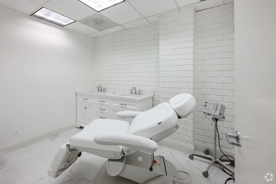 More Photos Of 9025 Wilshire Blvd, Beverly Hills Medical For Lease