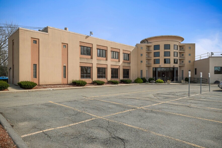 More Photos Of 890 East St, Tewksbury Light Manufacturing For Sale