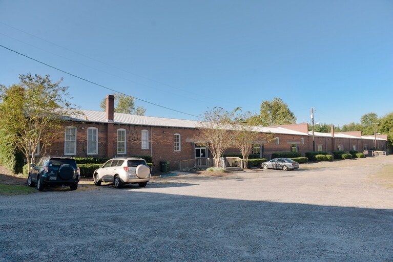 More Photos Of 415-455 W Boundary St, Savannah Office For Lease