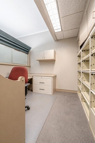 More Photos Of 3112 Jackson St, Alexandria Office For Sale
