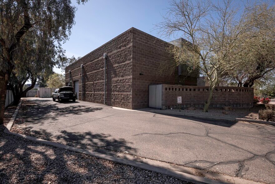 More Photos Of 1375 N Miller Rd, Tempe Research And Development For Sale