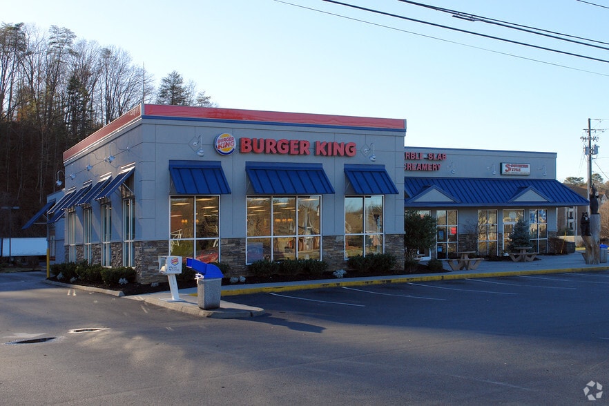 More Photos Of 3676 N Parkway, Pigeon Forge Freestanding For Lease