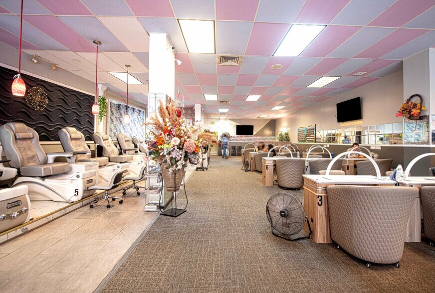 More Photos Of 3217 Greenmount Ave, Baltimore Storefront For Sale