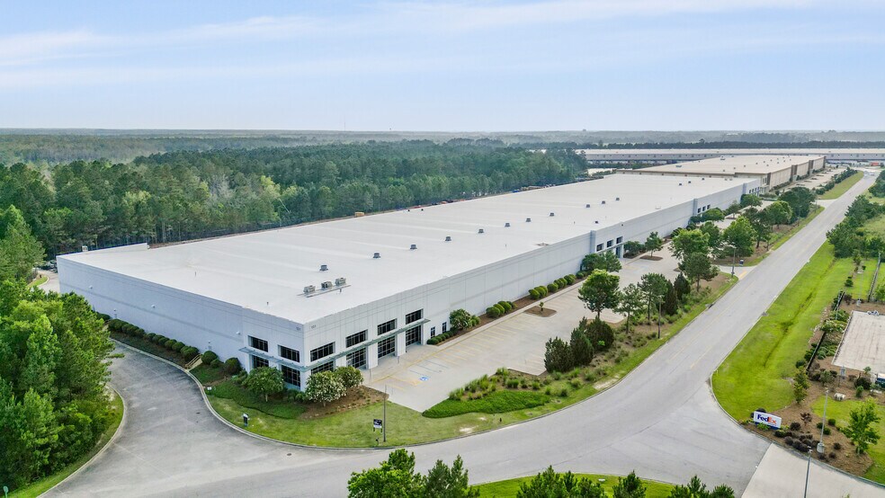 Primary Photo Of 101-105 Sh Morgan Pky, Bloomingdale Distribution For Lease