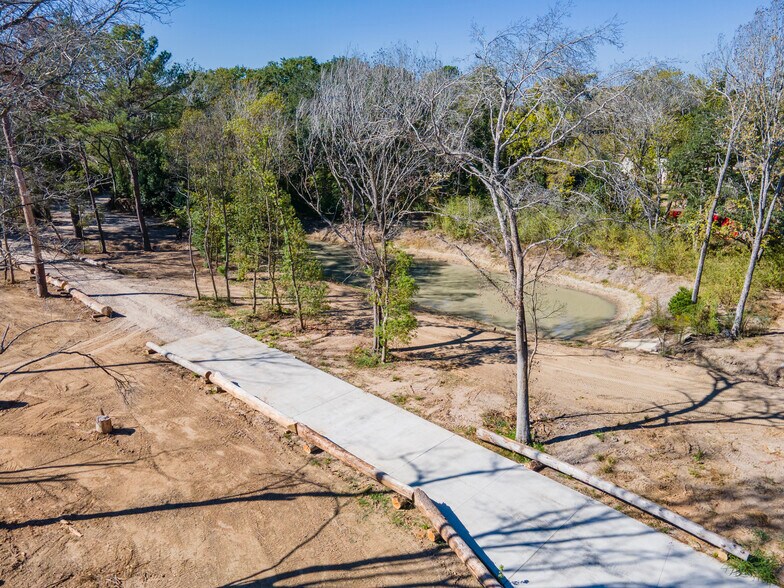 More Photos Of 225 Foster Street, Alvin Land For Sale