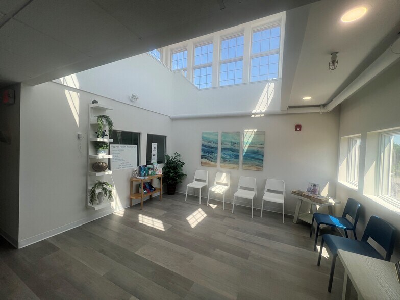 More Photos Of 20 Riverleigh Ave, Riverhead Medical For Lease