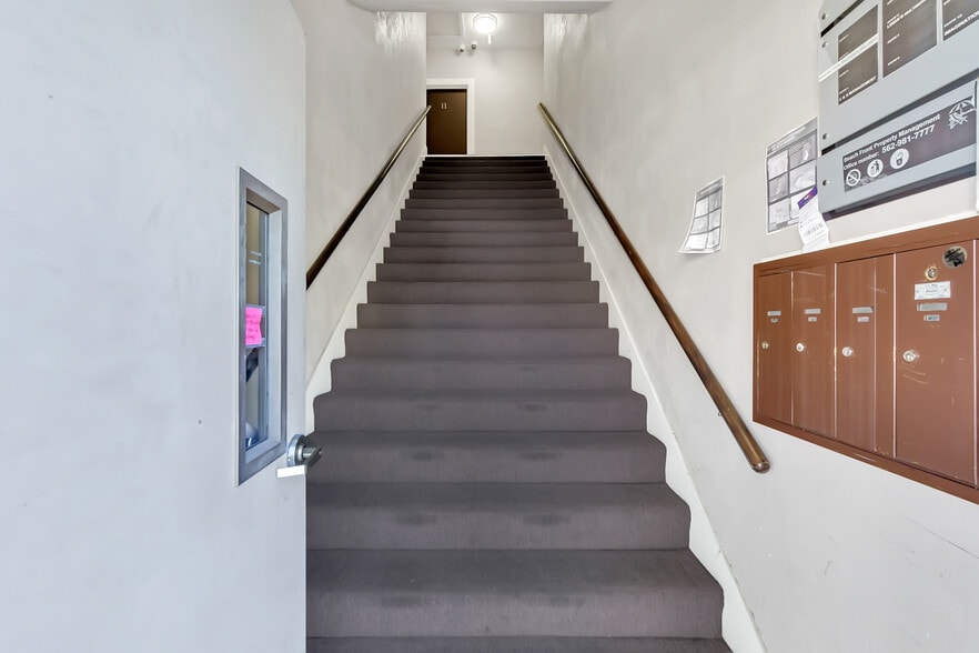 More Photos Of 800-808 N Avalon Blvd, Wilmington Storefront Retail Office For Lease