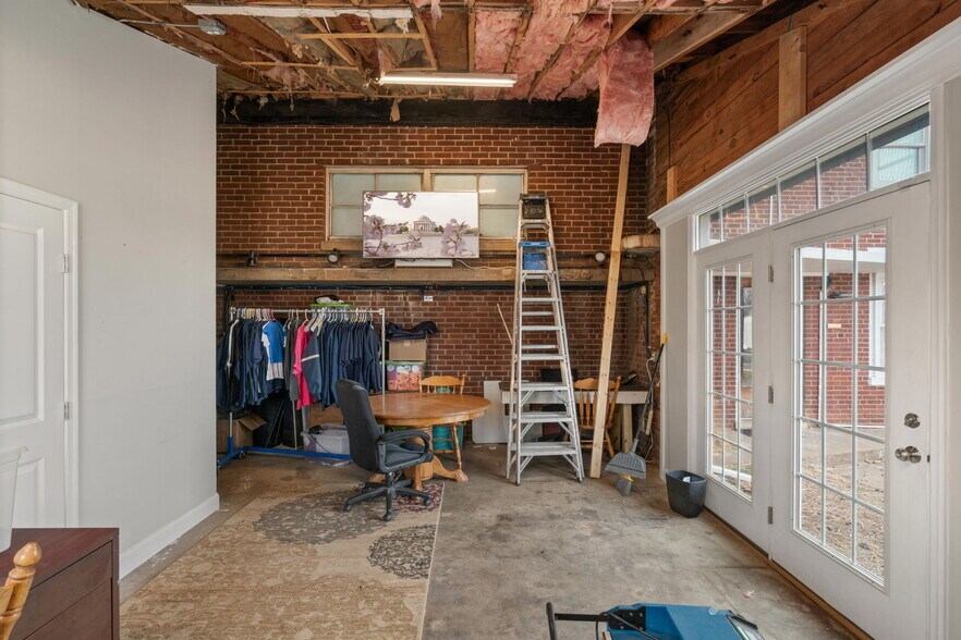 More Photos Of 101 E Marshall St, Remington Storefront Retail Office For Sale