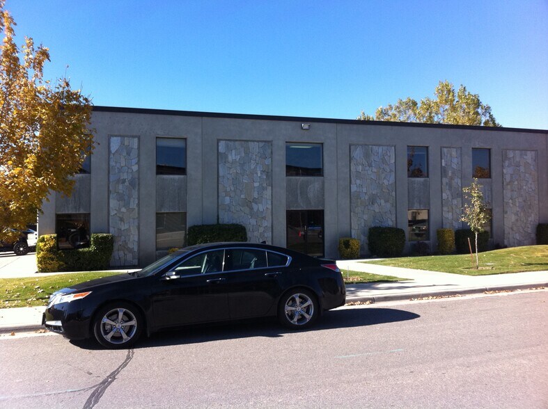 More Photos Of 9382 S 670 W, Sandy Warehouse For Lease