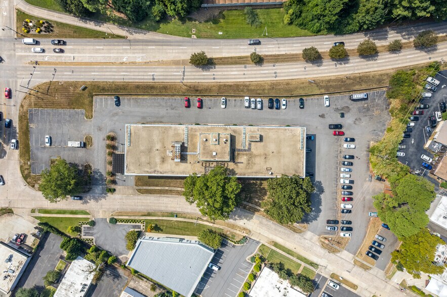 More Photos Of 3600 Cantrell Rd, Little Rock Office For Lease