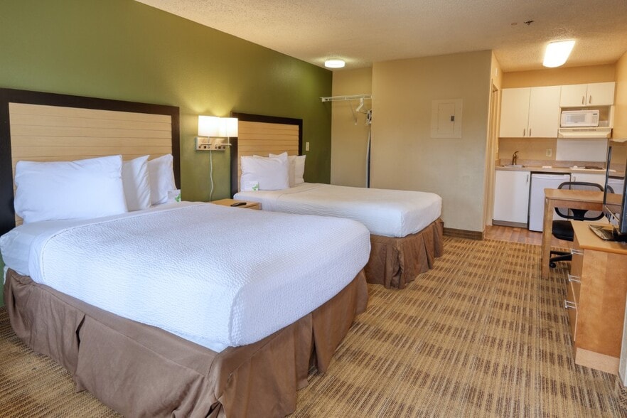 More Photos Of 150 Valley Wood Dr, Spring Hotel For Sale