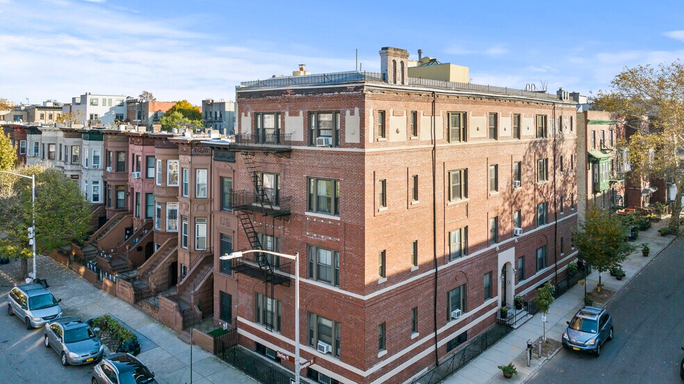 More Photos Of 29 Hampton Pl, Brooklyn Apartments For Sale