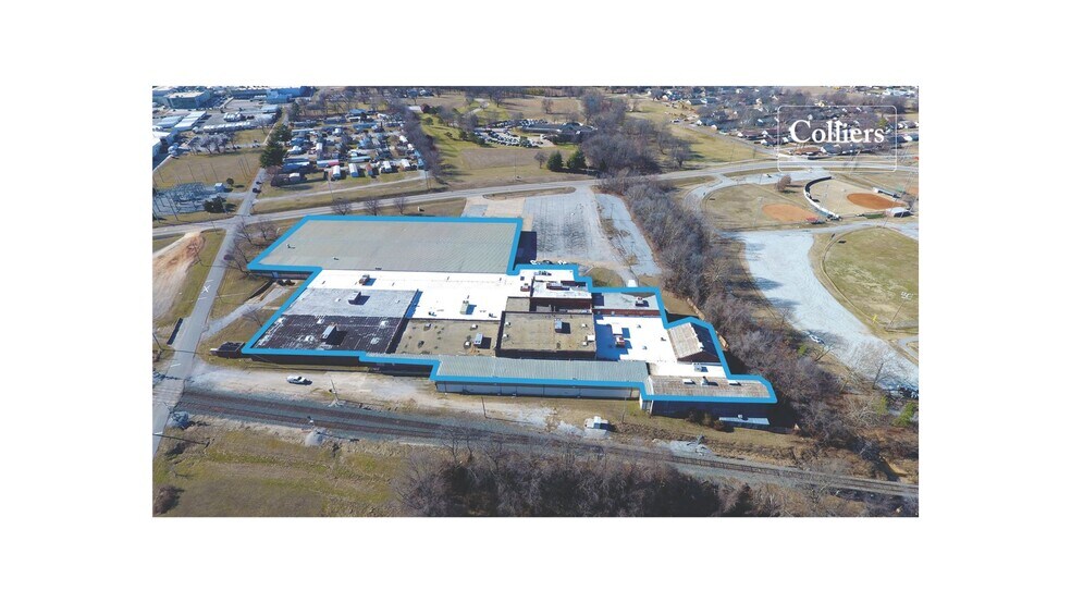 Primary Photo Of 501 N Lincoln St, Siloam Springs Warehouse For Sale