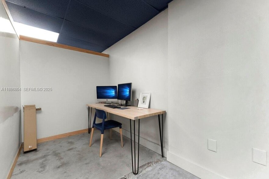 More Photos Of 2201 NW 102nd Pl, Miami Warehouse For Sale