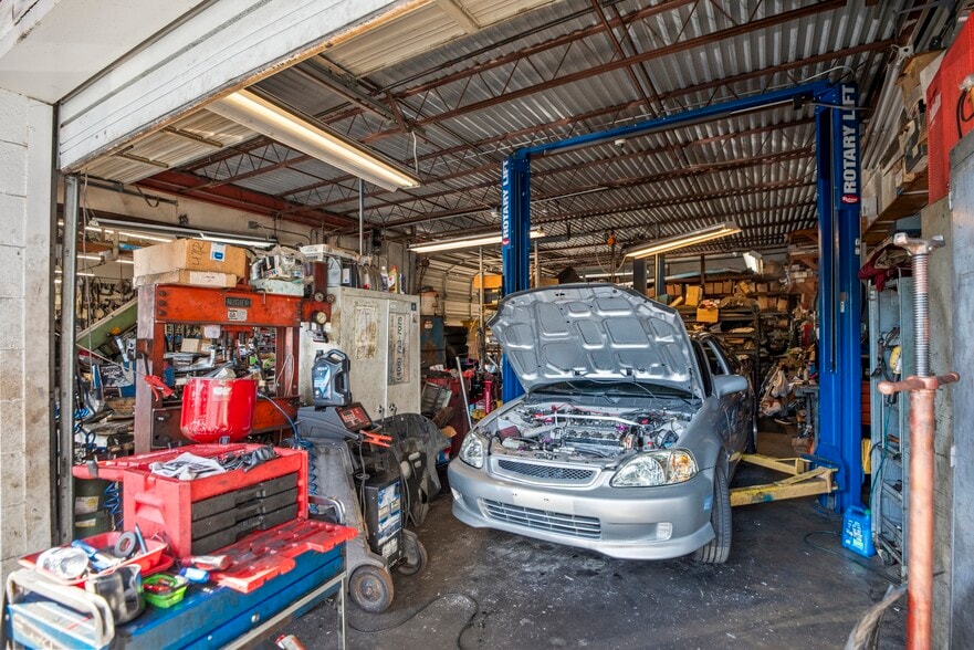 More Photos Of 105 E Maude Ave, Sunnyvale Auto Repair For Sale