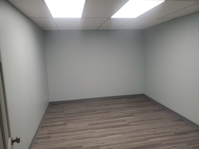 More Photos Of 6117 N College Ave, Indianapolis Medical For Lease