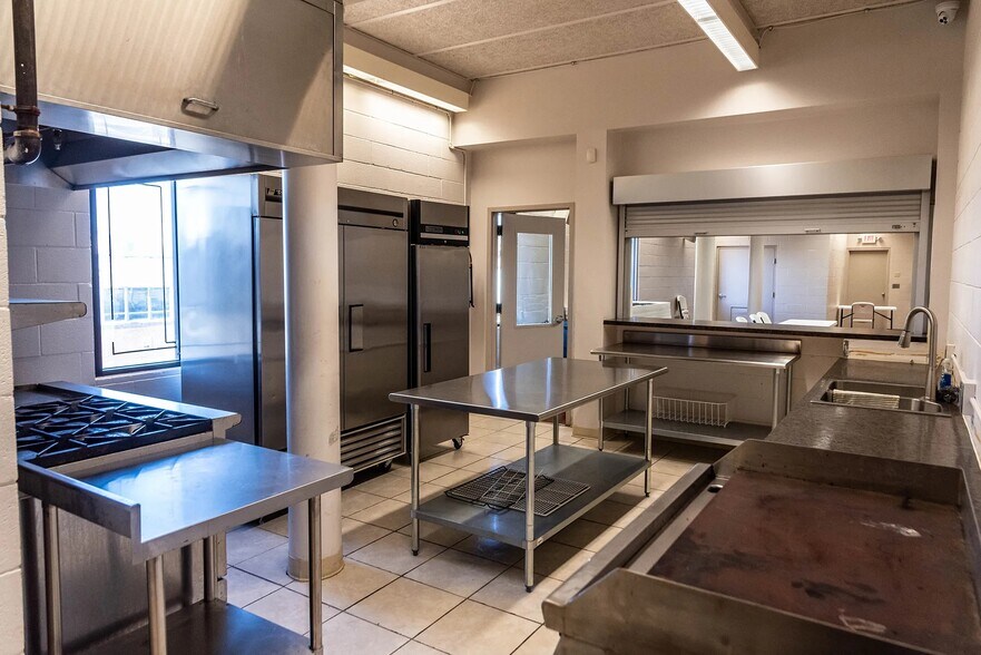 More Photos Of 2270 Ashland Ave, Toledo Lodge Meeting Hall For Sale