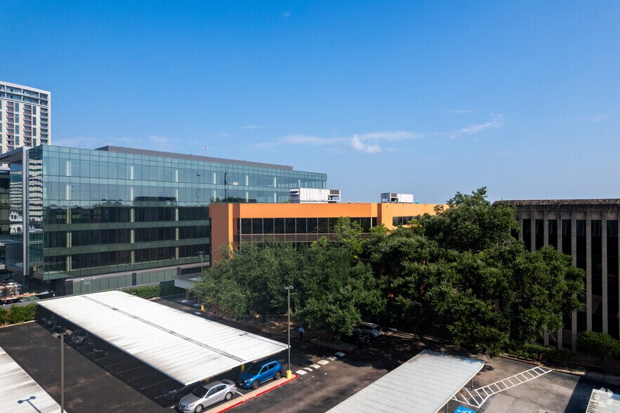 More Photos Of 9601 Katy Fwy, Houston Unknown For Lease